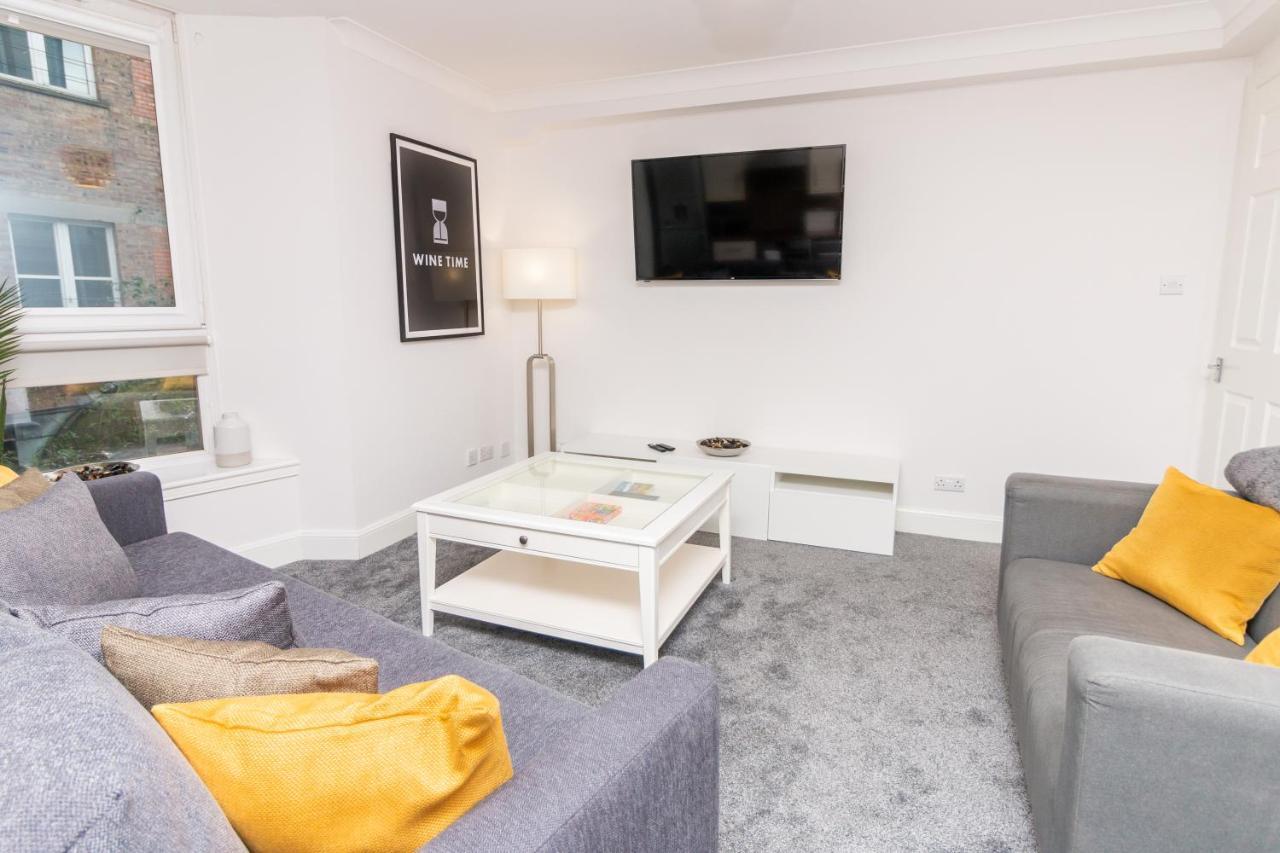 D'City Apartment, Up To 5 Guests Dundee Bagian luar foto