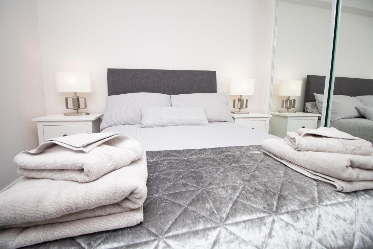 D'City Apartment, Up To 5 Guests Dundee Bagian luar foto
